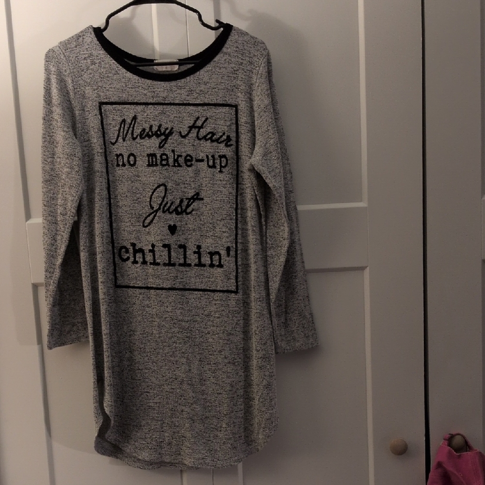 Gray Long Sleeve Graphic Top